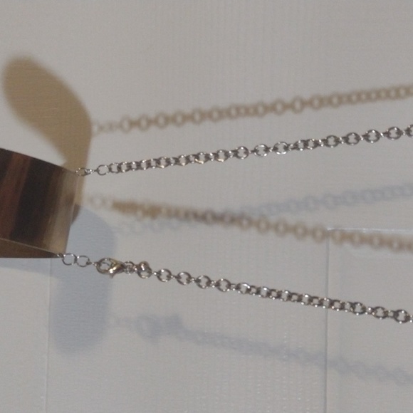 necklace with silver tone chain costume jewelry NWOT - Picture 3 of 3